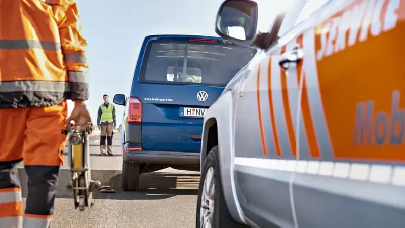 Wheel-Lift Tow Truck